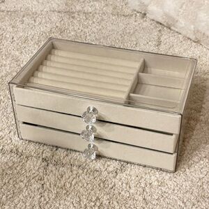 *SOLD* Acrylic jewelry box / organizer